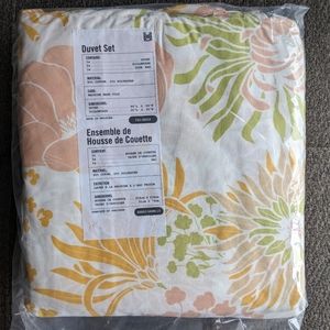 Urban Outfitters Floral Full/Queen Duvet & 2 Pillowcase Covers Set